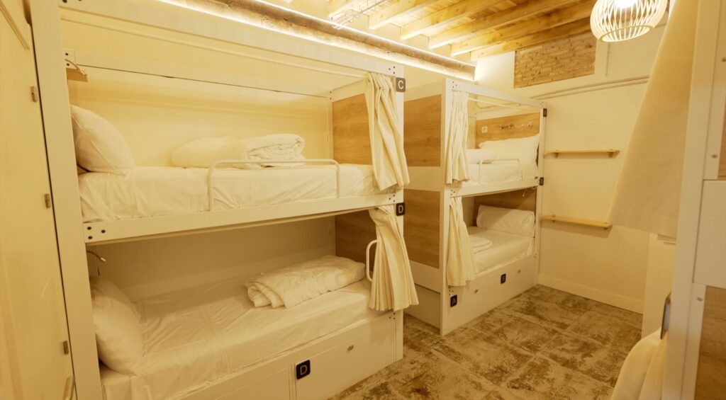 4u hostel granada literas (1)